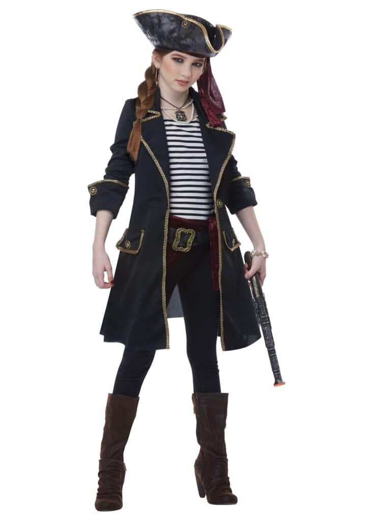 Pirate Clothing: Fashion on the High Seas