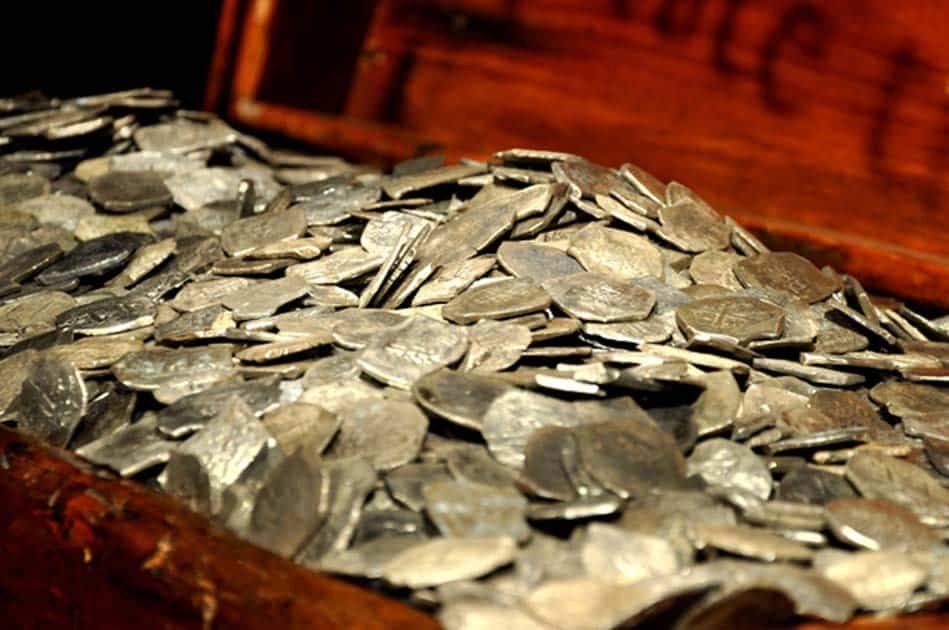 Uncovering the Treasure of the Whydah Galley: Sam Bellamys Legendary Loot